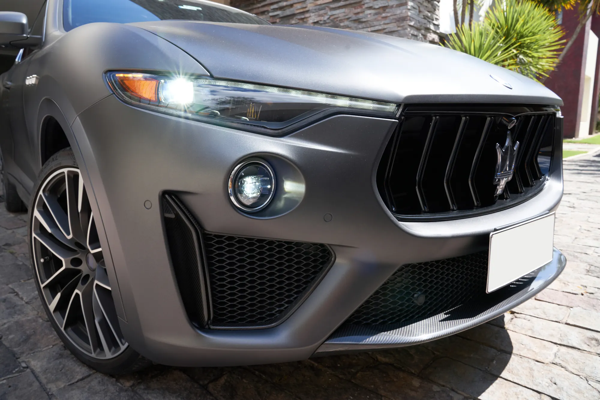 Levante de frente, Maserati, 2022
